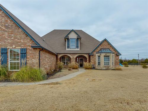 935 Silver Chase Dr, Choctaw, OK, 73020-7176 | Card Image