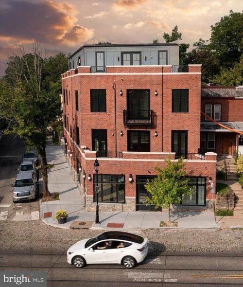 b-8100 Germantown Ave, PHILADELPHIA, PA, 19118-3423 | Card Image