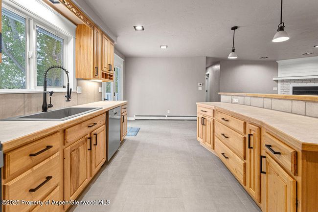 885 Stout St, House other with 5 bedrooms, 3 bathrooms and null parking in Craig CO | Image 5