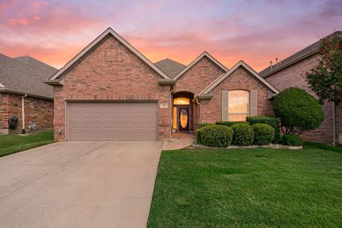 307 Park Haven Blvd, Euless, TX, 76039-4353 | Card Image