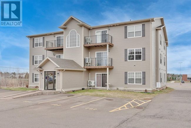 303 - 61 Glen Stewart Dr, Condo with 2 bedrooms, 1 bathrooms and null parking in Stratford PE | Image 1