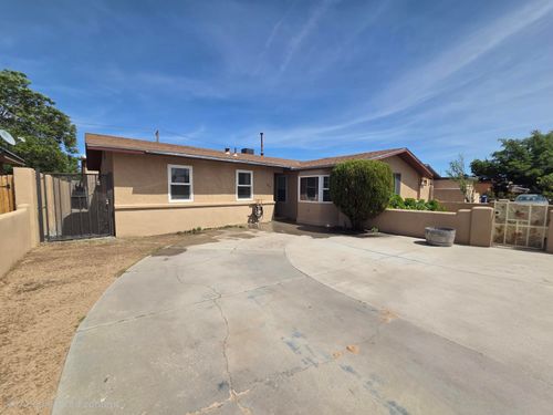 632 57th St Nw, Albuquerque, NM, 87105-1426 | Card Image