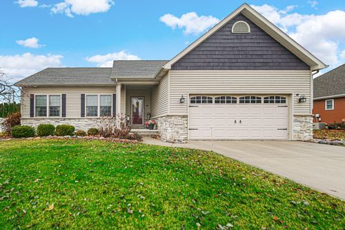 3252 Mockingbird Ln, Valparaiso, IN, 46383-6146 | Card Image
