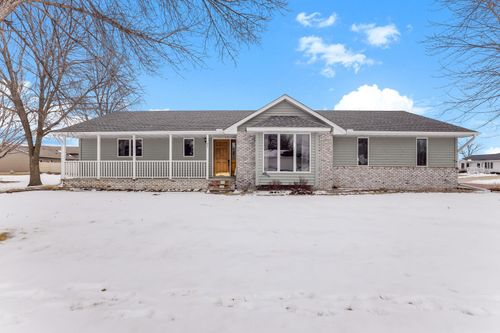 1005 9th St Se, Waseca, MN, 56093-3920 | Card Image