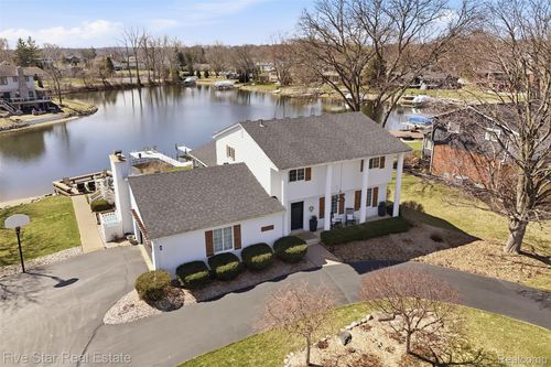 3517 Trentwood Dr Trentwood Drive, Commerce Charter Township, MI, 49201 | Card Image