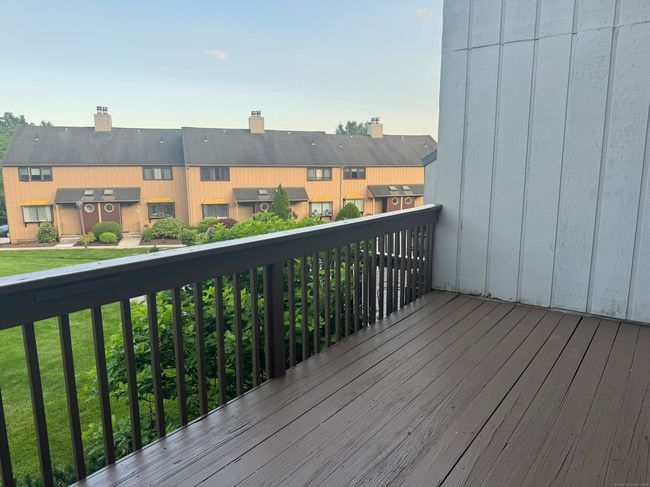 211 - 211 Skyview Dr, Condo with 2 bedrooms, 3 bathrooms and null parking in Cromwell CT | Image 15