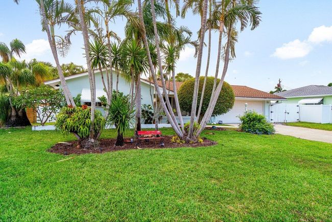 353 Mars Ave, House other with 2 bedrooms, 2 bathrooms and null parking in Tequesta FL | Image 27