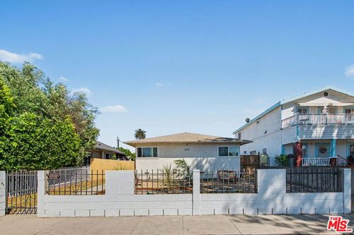2936 S Harvard Blvd, Los Angeles, CA, 90018-3154 | Card Image