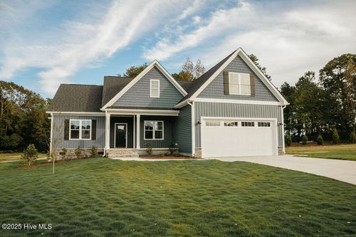 100 Lucky Lane, Pikeville, NC, 27863 | Card Image