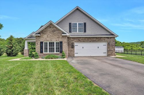 635 Spring Grove Dr, Vinton, VA, 24179-1596 | Card Image