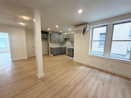 3105 Roberts Avenue, New York, NY, 10461 | Card Image