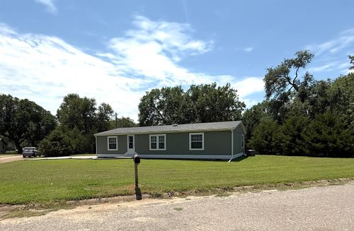 521 E Eighth St, Harper, KS, 67058 | Card Image
