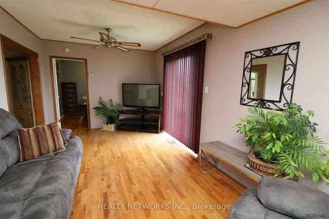 662 Edward Ave, House other with 2 bedrooms, 1 bathrooms and 2 parking in Holtyre ON | Image 11