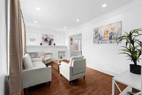 5059 Buckingham Ave, Detroit, MI, 48224-3250 | Card Image