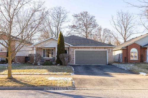 43 Foxtail Ave, Welland, ON, L3C7J6 | Card Image