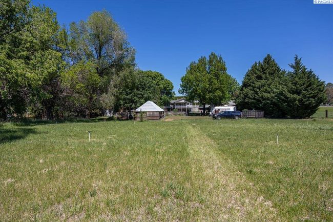 805 Babs Ave, Home with 4 bedrooms, 2 bathrooms and null parking in Benton City WA | Image 36