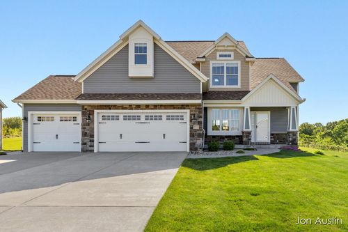 8637 Petoskey St, Kalamazoo, MI, 49009-4110 | Card Image