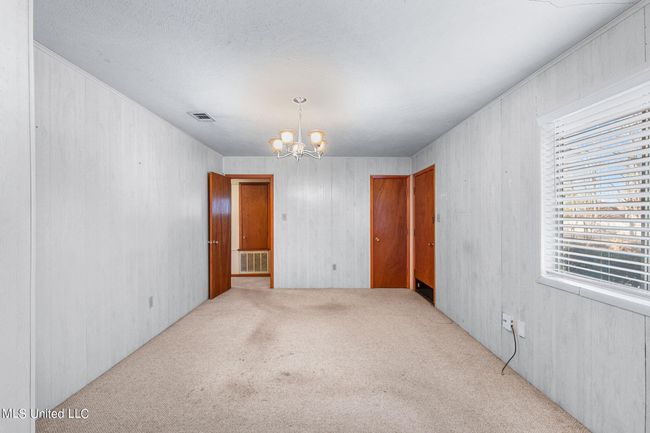 10-web-or-mls-219 E Jackson-10 | Image 6