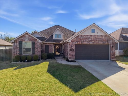 5421 Skylane Dr, Sand Springs, OK, 74063-3228 | Card Image
