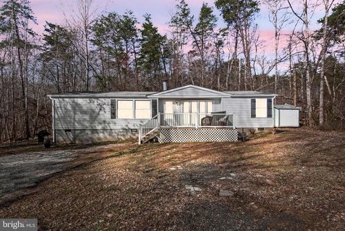197 Holly Grove Ct, BUMPASS, VA, 23024-2431 | Card Image