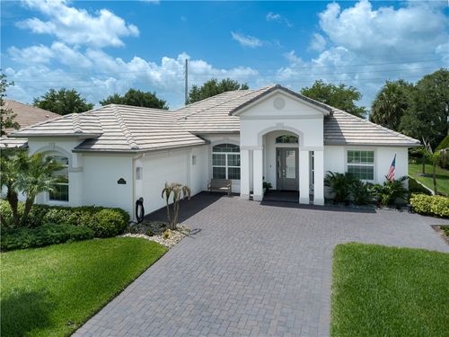 8245 Halbert Ln, Vero Beach, FL, 32968-9497 | Card Image