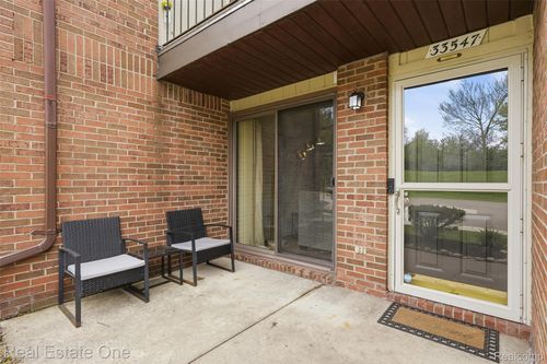 130-33547 Pondview Circle, Livonia, MI, 48152 | Card Image