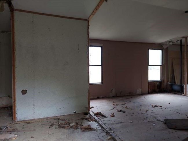 332 Houston St, House other with 4 bedrooms, 2 bathrooms and null parking in Maud TX | Image 6