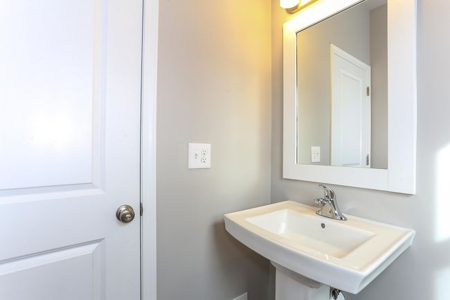11-Powder Room AOK187-E2390-1 | Image 13