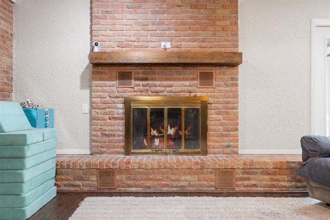 617 Melody Ln, House other with 3 bedrooms, 3 bathrooms and 2 parking in Eagle Lake TX | Image 18