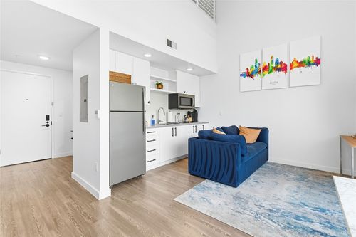 unit-205-49 Navasota St, Austin, TX, 78702-5380 | Card Image