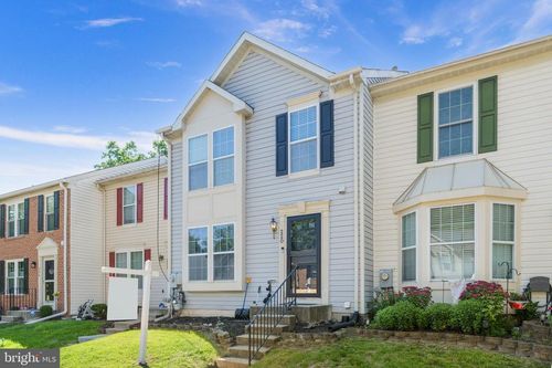 220 Foxtree Dr, GLEN BURNIE, MD, 21061-6347 | Card Image
