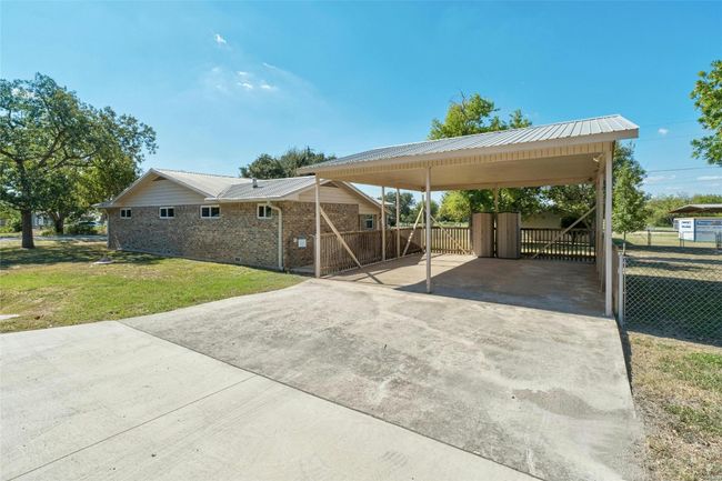 702 S Groos St, House other with 3 bedrooms, 2 bathrooms and 4 parking in Kyle TX | Image 23