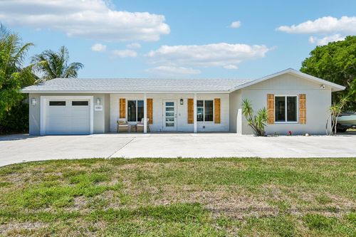 1051 Sw 25th Ave, Boynton Beach, FL, 33426-7418 | Card Image