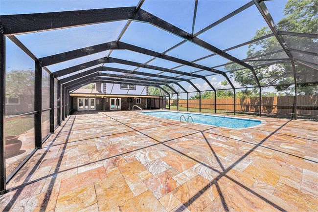 enclosed pool | Image 26