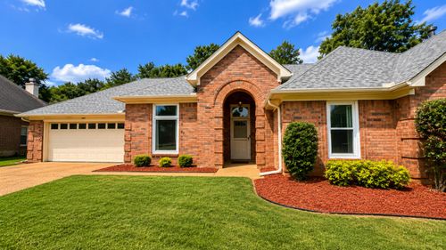 909 Joe Dr, Collierville, TN, 38017-1422 | Card Image