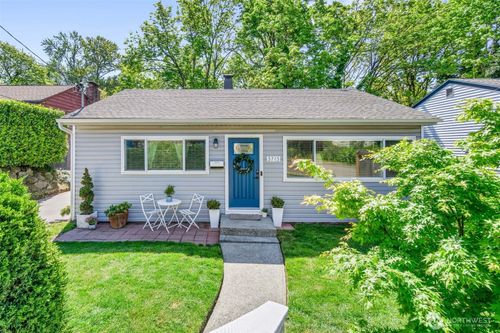 3713 S Burns St, Seattle, WA, 98118-5227 | Card Image