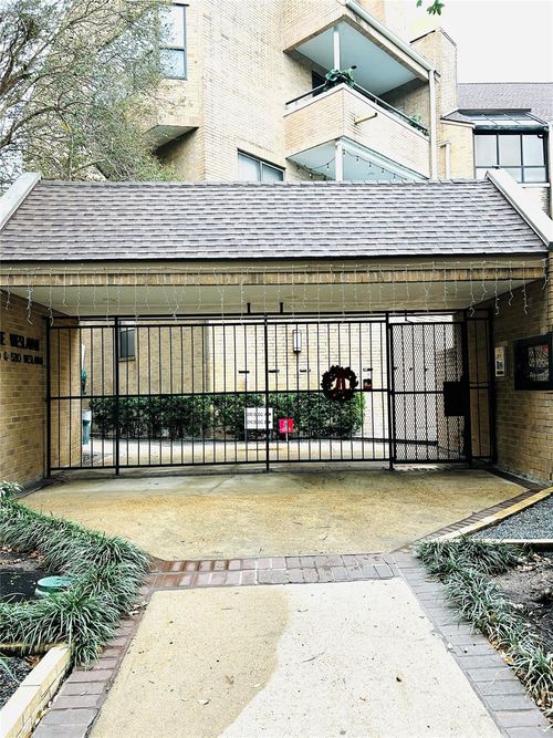 311-5200 Weslayan St, Houston, TX, 77005-1094 | Card Image