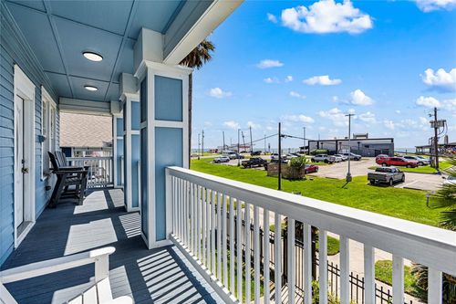 3520 Avenue S 1/2, Galveston, TX, 77550-8850 | Card Image