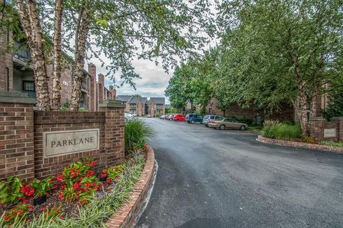 517 Sloan Rd, Nashville, TN, 37209-4655 | Card Image