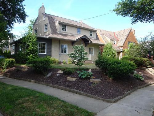 220 Newburn Dr, Pittsburgh, PA, 15216-1214 | Card Image