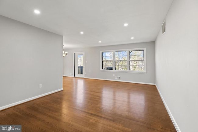 7517 Todd Pl, House other with 5 bedrooms, 3 bathrooms and null parking in MANASSAS VA | Image 27