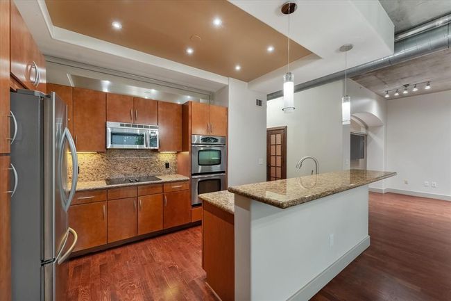 APT-104 - 1901 Post Oak Blvd, Condo with 1 bedrooms, 1 bathrooms and 1 parking in Houston TX | Image 11