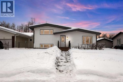 15 Birch Rd, Fort Mcmurray, AB, T9H1J6 | Card Image