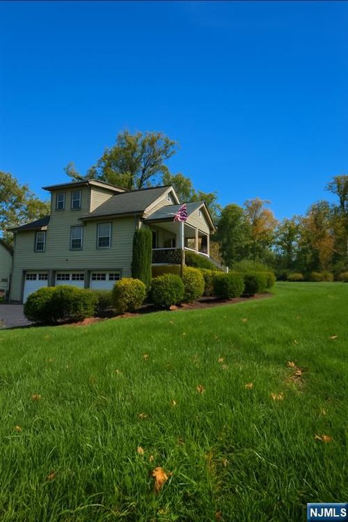 96 Grandview Ave, North Caldwell, NJ, 07006-4707 | Card Image