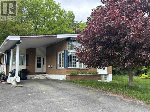 9 Tadcaster Pl, Sault Ste. Marie, ON, P6B5E3 | Card Image