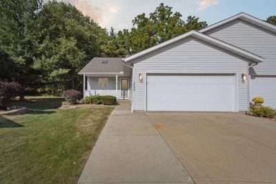 2440 Heather Terrace, Condo with 2 bedrooms, 2 bathrooms and null parking in Beloit WI | Image 1