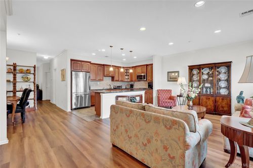 705 Narragansett Villas Dr, Lindenhurst, NY, 11757-5465 | Card Image
