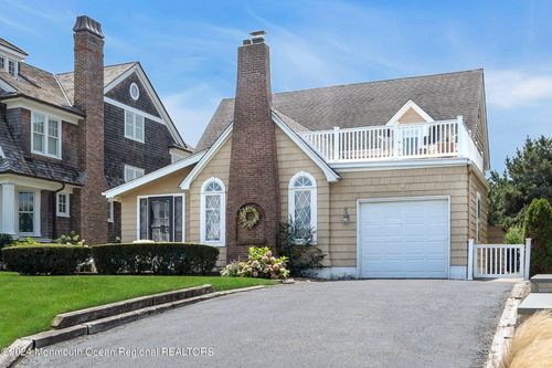 10 Chicago Blvd, Sea Girt, NJ, 08750-2109 | Card Image