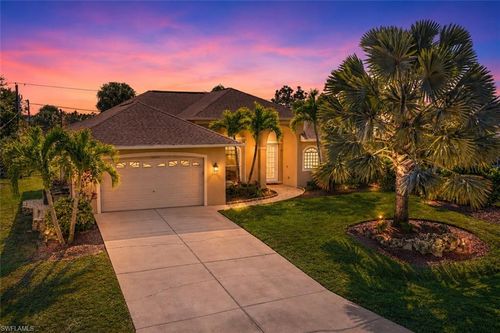 10630 Woodchuck Ln, Bonita Springs, FL, 34135-6777 | Card Image