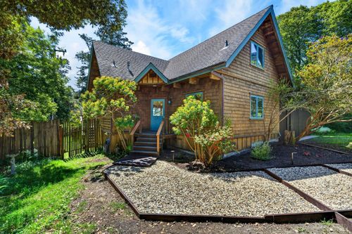 10390 Hills Road, Mendocino, CA, 95460 | Card Image